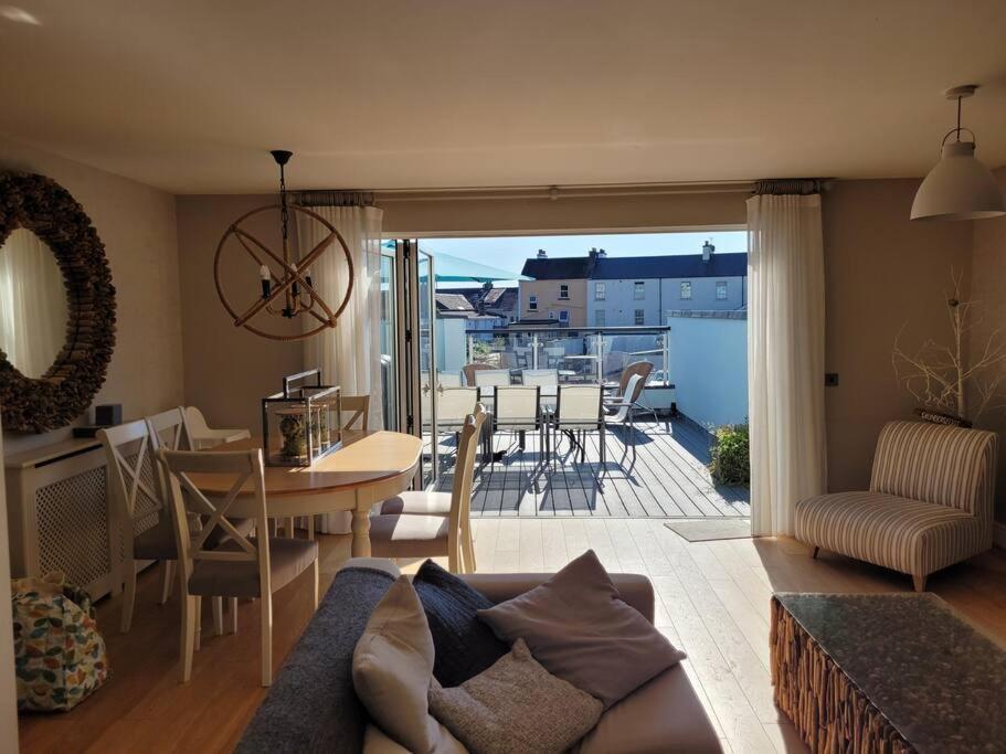 Central Modern Townhouse In Saundersfoot Vila Exterior foto