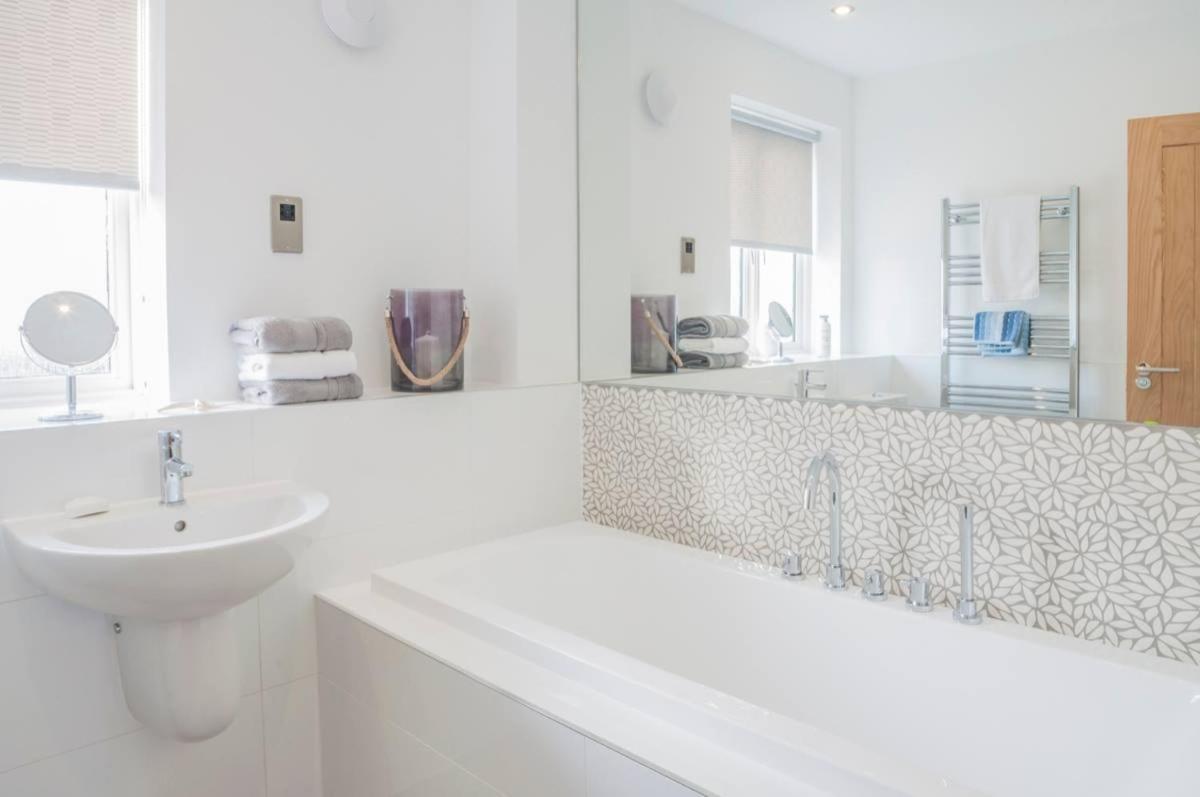 Central Modern Townhouse In Saundersfoot Vila Exterior foto